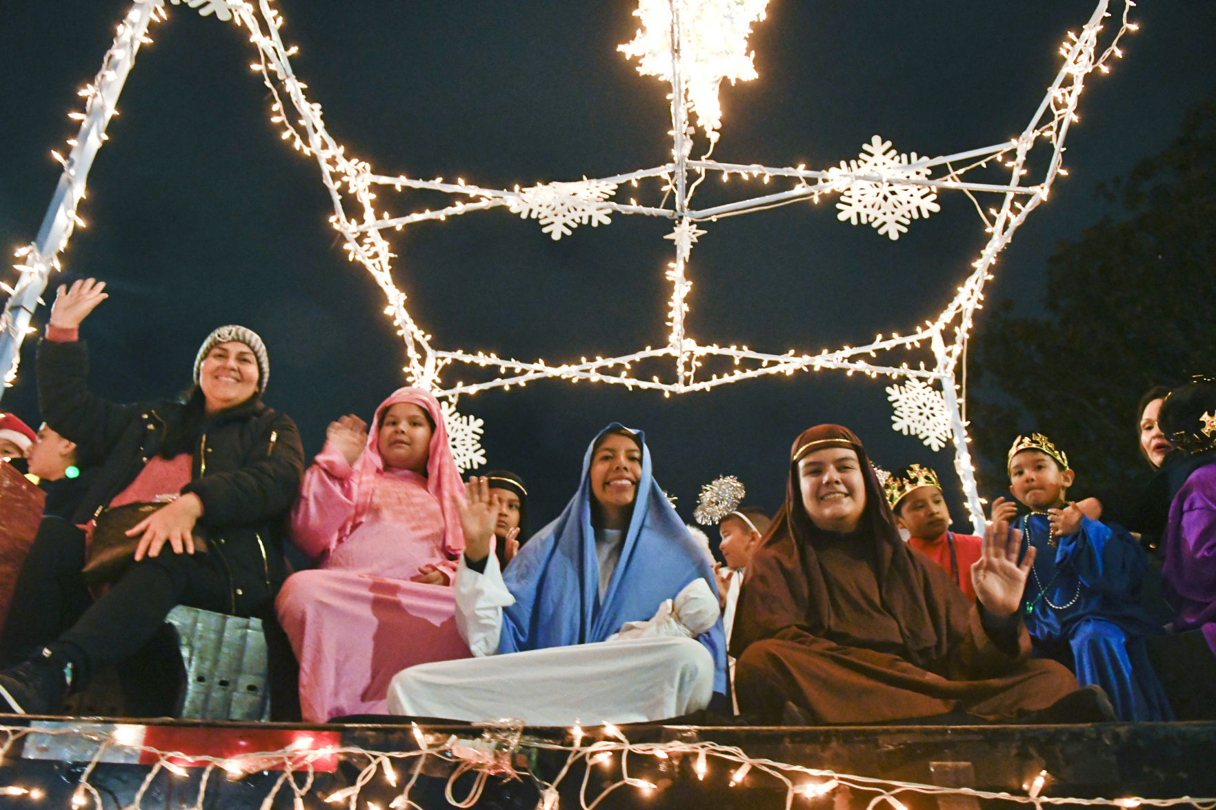 120719 SM Parade of Lights 33.jpg